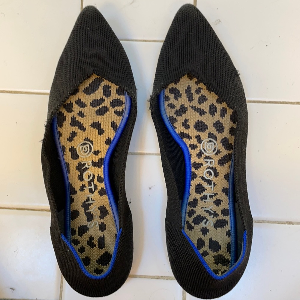 Black rothys.